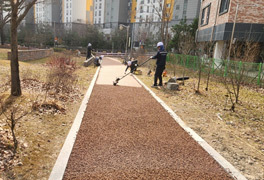 3. 코르크 포설 및 로울러다짐